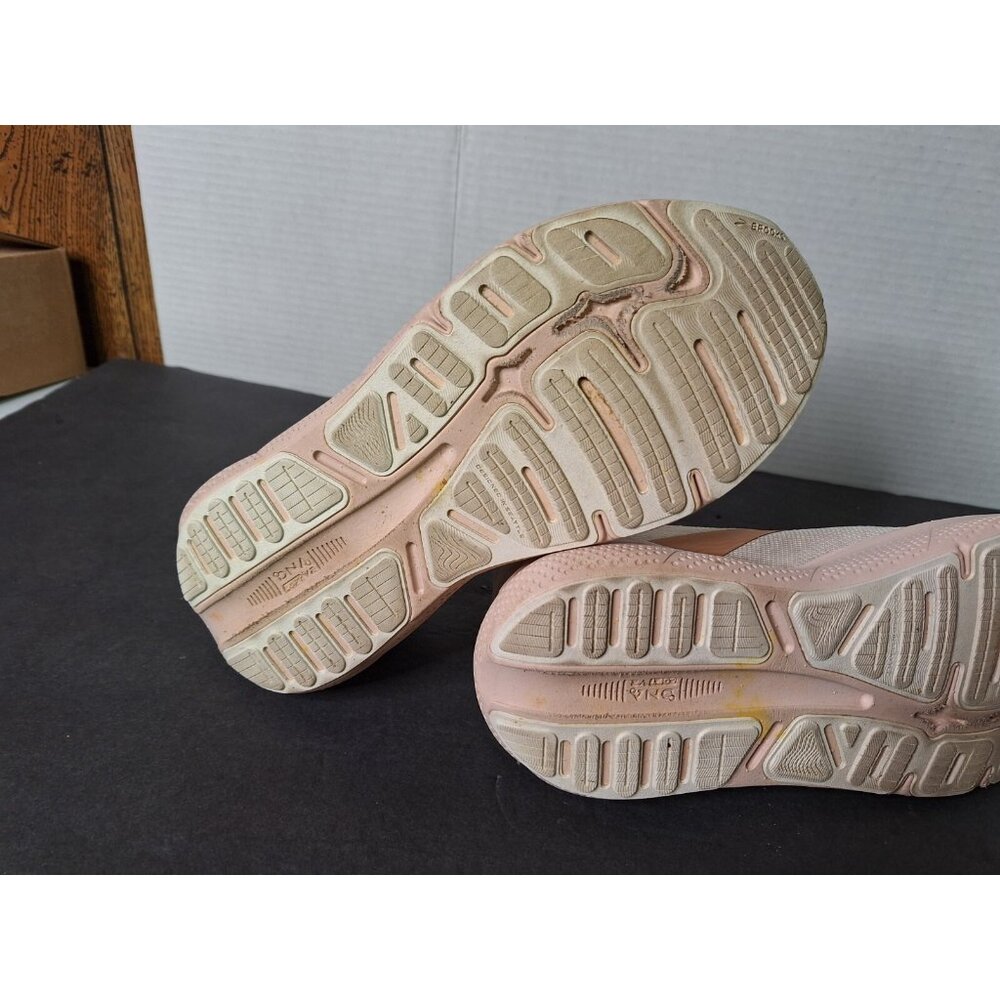 Brooks Ghost Max Womens Size 9 1203951B135 Pink Soles Athletic Shoes Sneakers - Picture 9 of 13